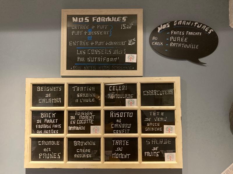 Une nouvelle sélection d'entrée, de plats et de desserts tout fait maison Une nouvelle sélection d'entrée, de plats et de desserts tout fait maison
